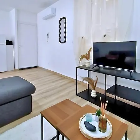 Les Quais Du Centre-ville Apartment *
